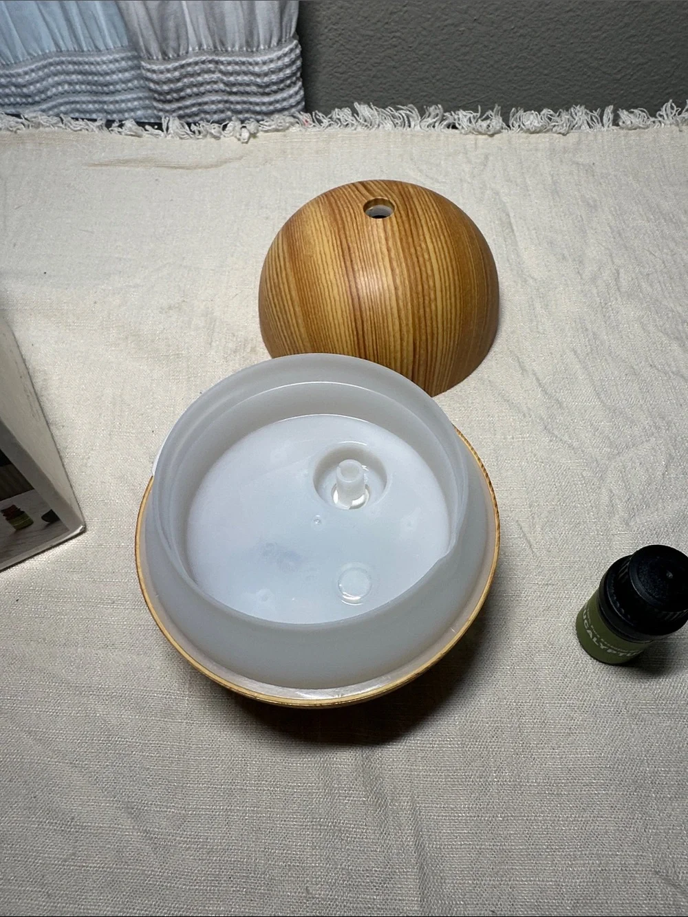 Threshold ultrasonic diffuser